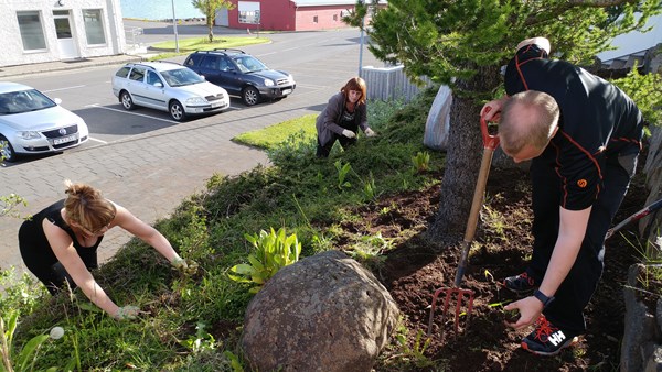 Kvenfélagskonur settu rassinn upp í loft