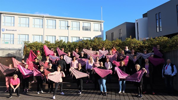 Bleik sjöl í Grunnskóla Reyðarfjarðar