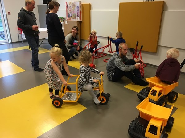 Í leikskóla er lífið gott Í leikskóla er lífið gott