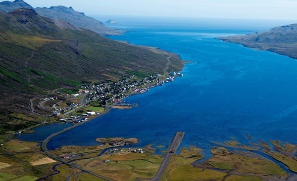 Vatnlaust á Fáskrúðsfirði frá 10:00 þann 12.6.