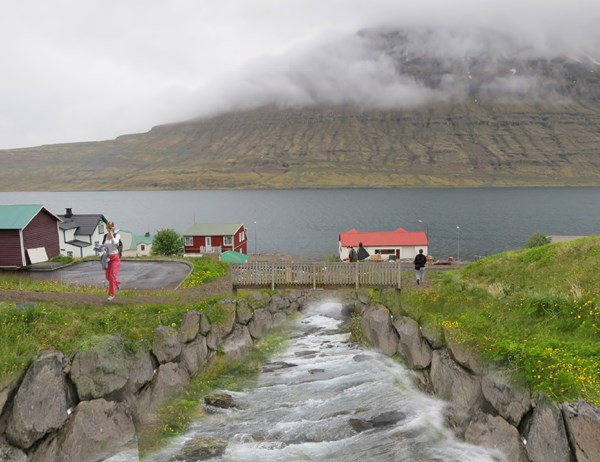 Framkvæmum við Hlíðarendaá lýkur í sumar