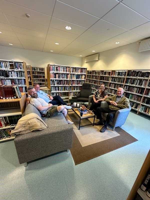Kaffispjall með bæjarstjóra og oddvitum meirihlutans Kaffispjall með bæjarstjóra og oddvitum meirihlutans