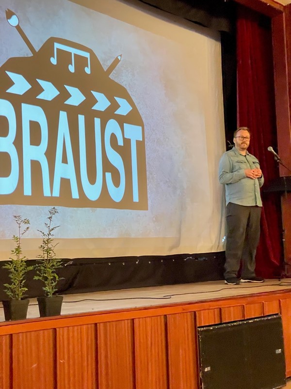 Uppskeruhátíð skapandi sumarstarfa í Fjarðabyggð í Valhöll á Eskifirði Uppskeruhátíð skapandi sumarstarfa í Fjarðabyggð í Valhöll á Eskifirði