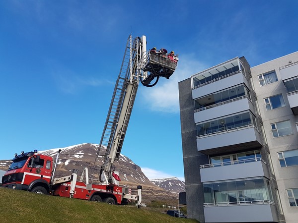 Slökkvilið Fjarðabyggðar í heimsókn hjá eldri borgurum á Reyðarfirði