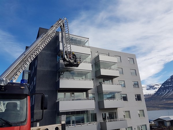 Slökkvilið Fjarðabyggðar í heimsókn hjá eldri borgurum á Reyðarfirði