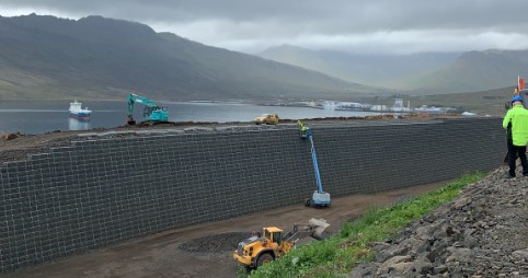 Framkvæmdir við ofanflóðavarnir við Urðarbotna og Sniðgil